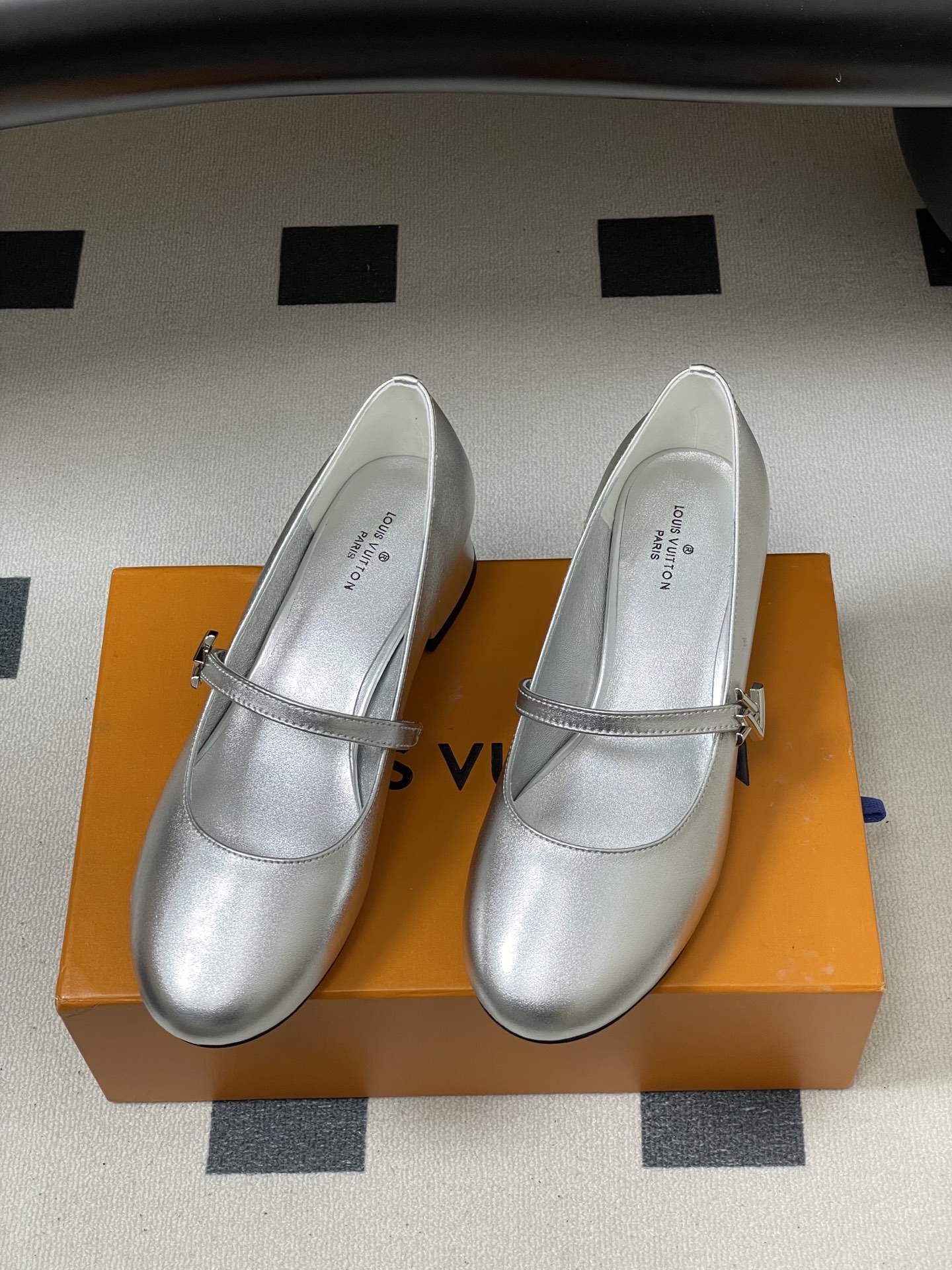 Women's high heels